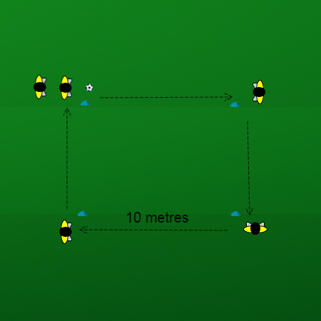 exercices-entrainement-de-football-conduite-de-balle-et-passes-passe-et-suit-ech-0075